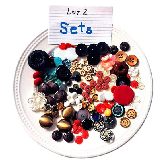 BUTTONS ~  1 Lb. Mixed LOT #2 ~ All Types, Sizes, Ages ~ INCLUDES SORTED SETS! - Picture 2 of 6